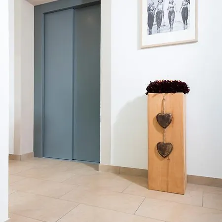 Falkner Зёльден