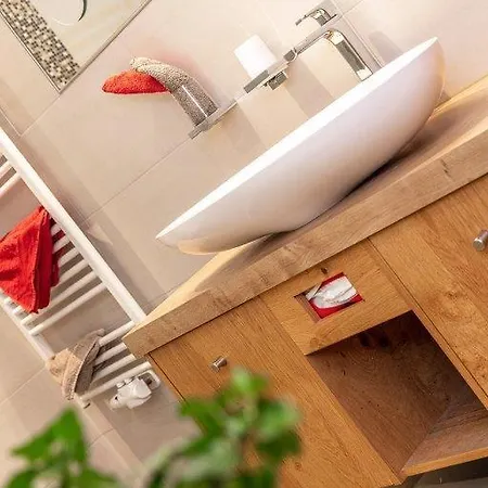 Falkner Зёльден